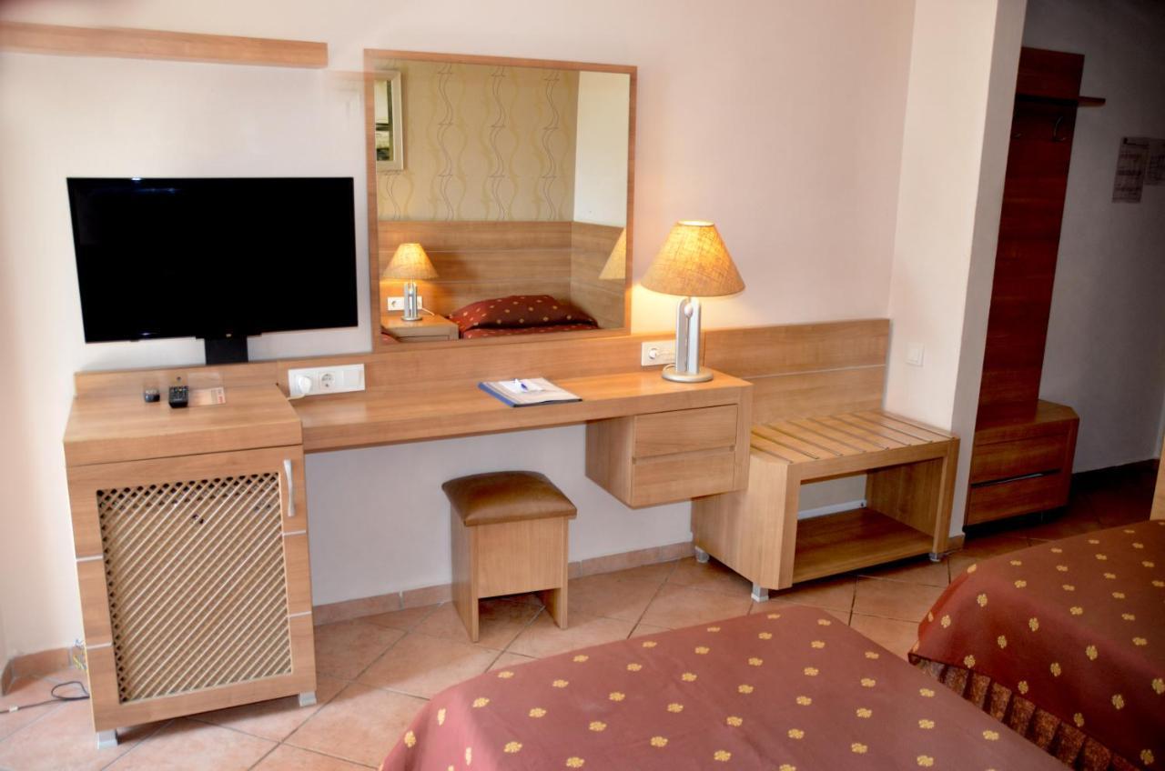 Boulevard Otel Αλάνια Εξωτερικό φωτογραφία