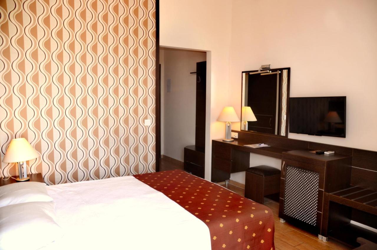 Boulevard Otel Αλάνια Εξωτερικό φωτογραφία