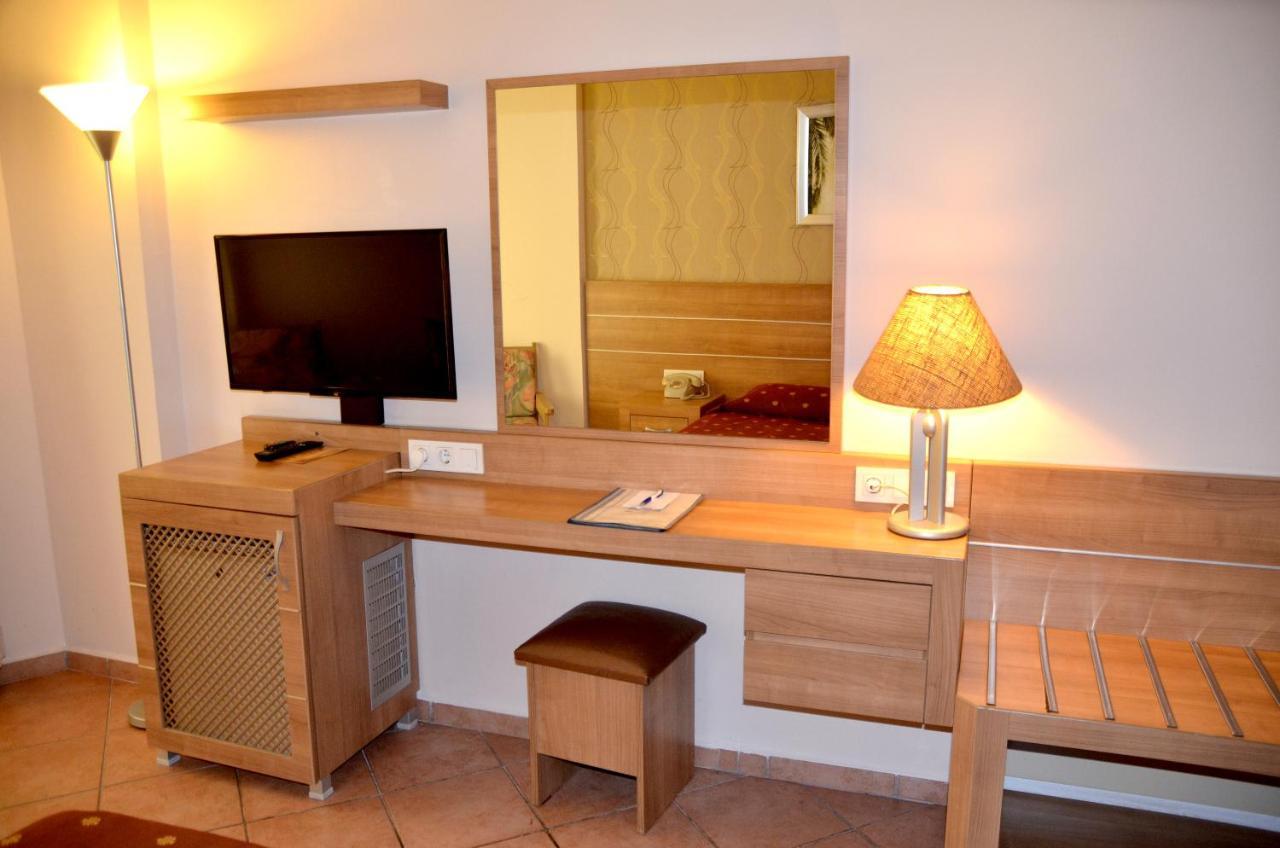 Boulevard Otel Αλάνια Εξωτερικό φωτογραφία