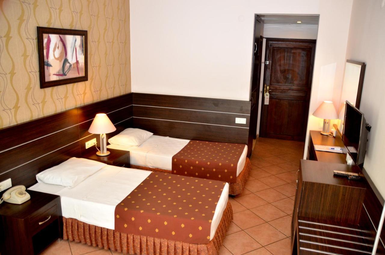 Boulevard Otel Αλάνια Εξωτερικό φωτογραφία