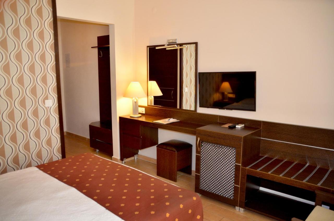 Boulevard Otel Αλάνια Εξωτερικό φωτογραφία